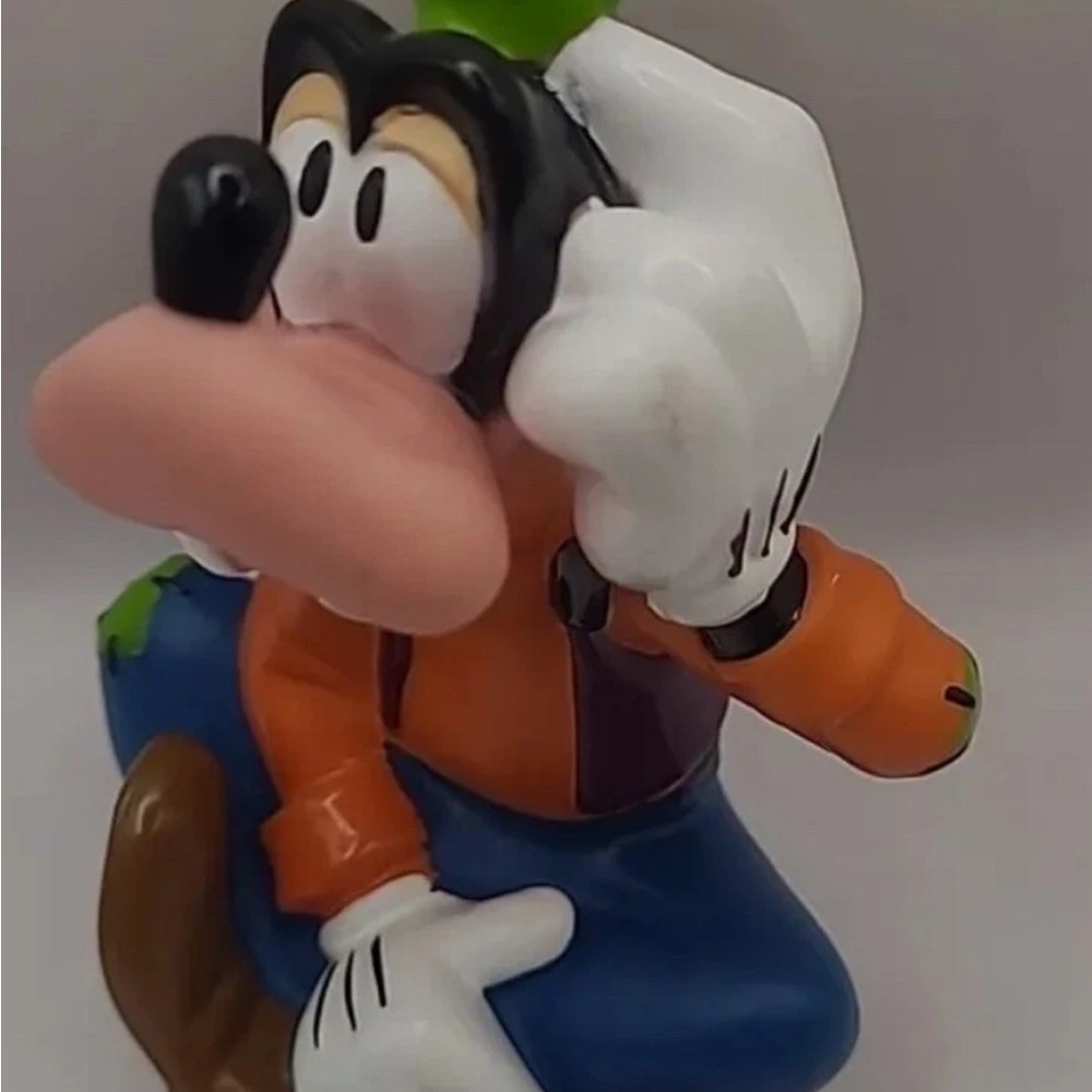 Disney Vintage Goofy Toy Walt Disney Rubber PVC Figure 5½" Hard Plastic Cake Top